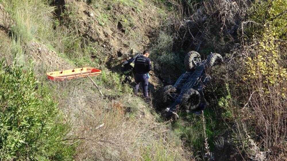 Antalya’nın Manavgat ilçesinde ATV’nin 15 metre aşağıya uçması sonucu meydana