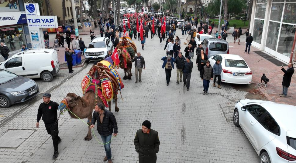 Burhaniye Belediyesinin geleneksel hale dönüştürdüğü Zeytin ve Zeytinyağı Hasat Festivali’nin