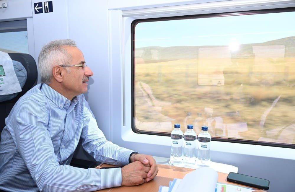 Ulaştırma ve Altyapı Bakanı Abdulkadir Uraloğlu, Karaman-Konya-Ankara ve Karaman-Konya-İstanbul Yüksek