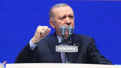 Cumhurbaşkanı Recep Tayyip Erdoğan, “Bir yandan tam kapasite seçime hazırlanırken,
