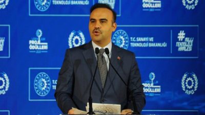 9. Verimlilik Proje Ödülleri Töreninde açıklamalarda bulunan Sanayi ve Teknoloji