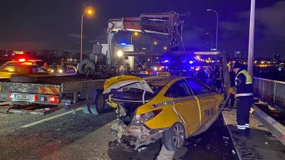 15 Temmuz Şehitler Köprüsü’nde gece saatlerinde meydana gelen kazada önce