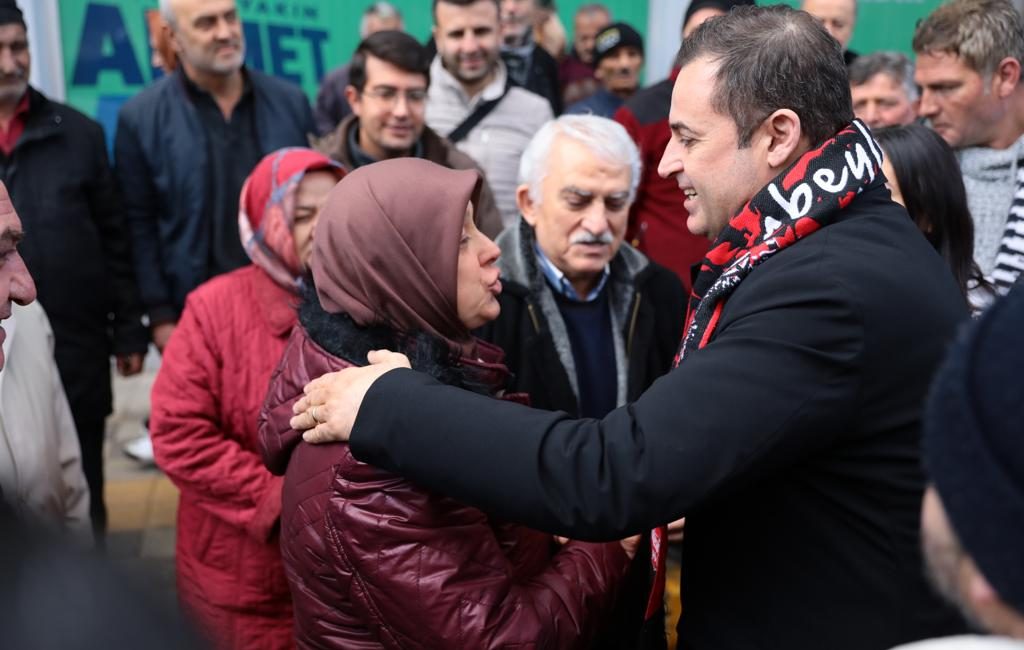 Balıkesir Büyükşehir Belediye Başkan Adayı Ahmet Akın, Dursunbey’de coşkuyla karşılandı.