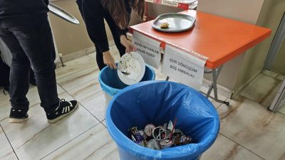 Bandırma Anadolu İmam Hatip Lisesi’nde kantin işletmeciliği yapan işletme sahibi,