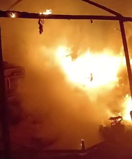 Adıyaman’da, depremzedeye ait olan çadır alev alarak küle döndü.Edinilen bilgilere