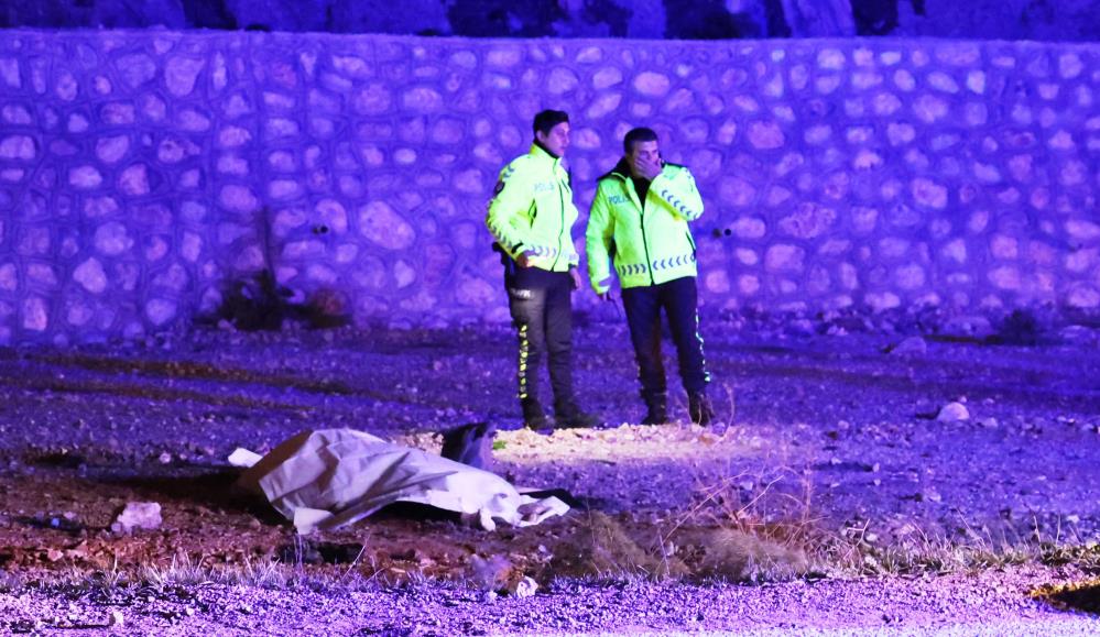 Alkollü sürücünün çarptığı motosikletli genç kız hayatını kaybetti Muğla’nın Bodrum ilçesinde meydana gelen kazada 22 yaşındaki Ayşegül Baloğlu