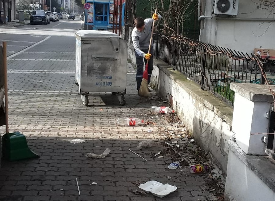 Altıeylül Belediyesi Temizlik İşleri Müdürlüğü tarafından ilçe genelinde temizlik çalışmaları