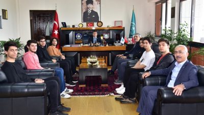 BAÜN Misya Games Oyun Geliştirme Takımı öğrencileri 2’nci olarak döndükleri