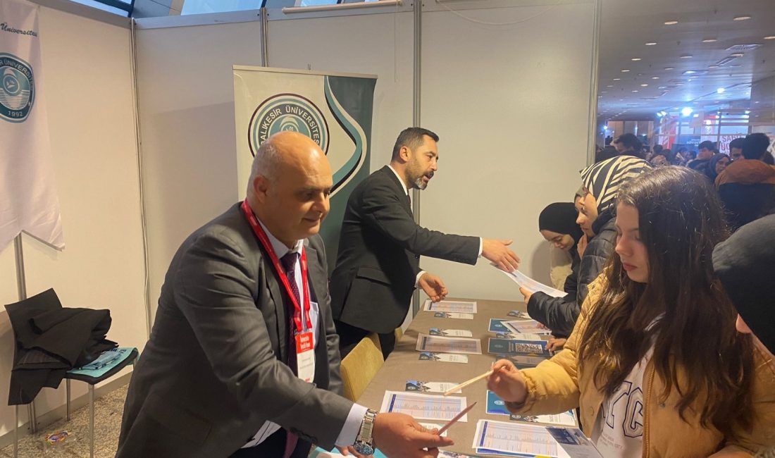 BAÜN, “İstanbul Üniversite Tanıtım Günleri”ne katıldı 54 üniversitenin katıldığı İstanbul’da gerçekleştirilen fuara Balıkesir Üniversitesi’de katıldı.Fuarda üniversite