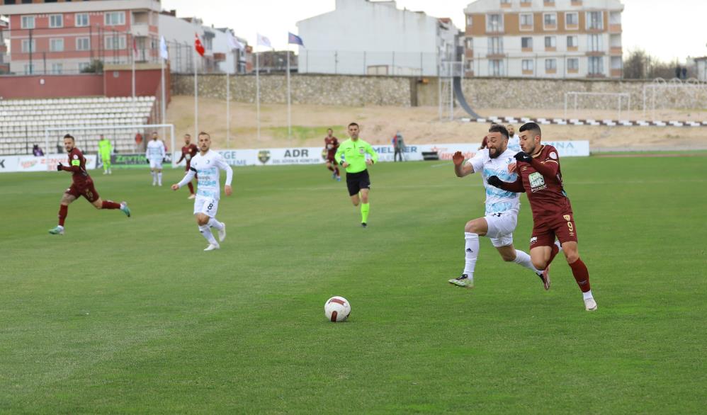 Trendyol 1. Lig: Bandırmaspor: 0 – Erzurumspor FK: 0 Trendyol 1. Lig’in 18. haftasında Bandırmaspor sahasında karşılaştığı Erzurumspor FK