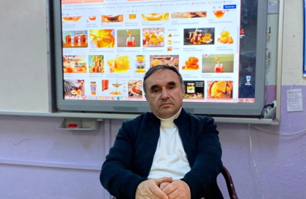 Bal ile ilgili yanlış bilgiye uzmanı açıklık getirdi Bal ile ilgili yanlış bilgilenen hususlarla ilgili açıklamalarda bulunan Çorum