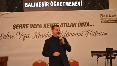 Balıkesir Büyükşehir Belediye Başkanı Yücel Yılmaz ile eşi Mehtap Yılmaz,