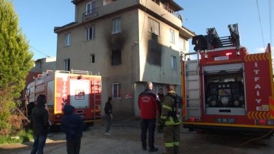 Burhaniye’de, madde bağımlısı S.K. oturduğu evi ateşe verdi.Edinilen bilgiye göre,