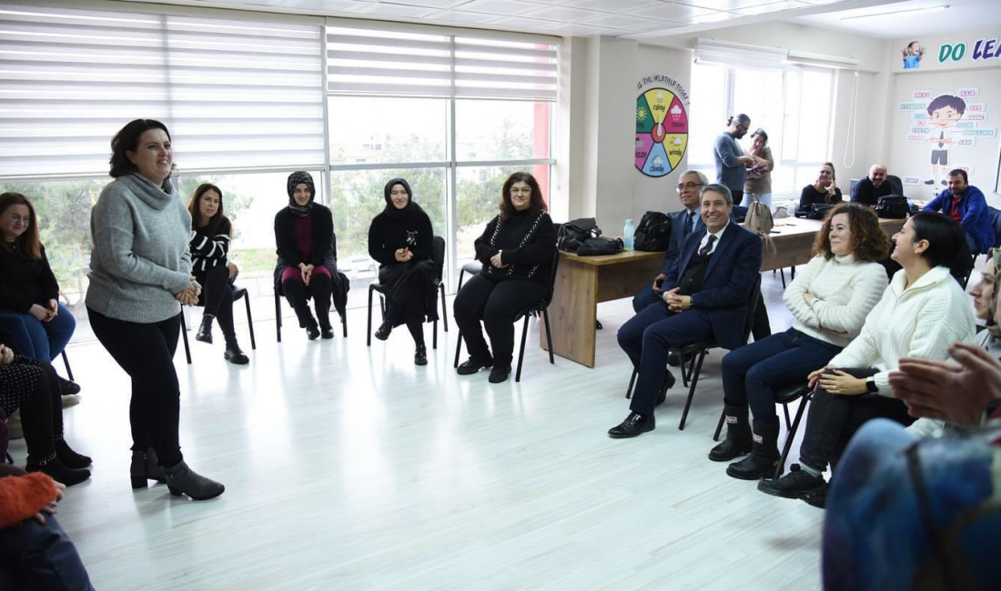 İngilizce öğretmenlerinin mesleki ve alan gelişimleri ile mesleki işbirliklerinin desteklenmesi