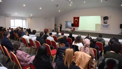Balıkesir’de 15 Temmuz Şehitler Anadolu Lisesi’nde aday öğretmenlere yönelik gerçekleştirilen