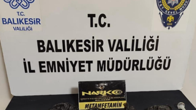 Balıkesir’de narkotik şube polisleri il girişinde bir araçta yaptıkları aramada