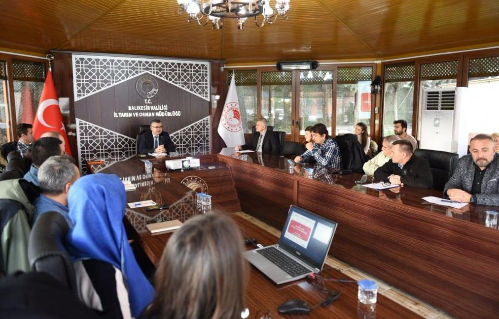 Balıkesir’de üreticilere destek toplantısı Balıkesir’de yapılan istişare toplantısında Balıkesir İl Tarım ve Orman Müdürü,