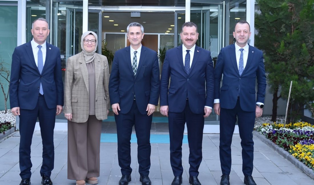 Balıkesir’de yeni yatırımlar için imzalar atıldı Balıkesir’e yapılması planlanan gençlik ve spor yatırımlarıyla ilgili protokol imzalandı.