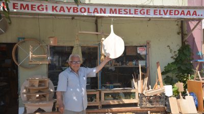 Bandırma’da uzun yıllardır Hacı Keşfettin Caddesi’nde bulunan marangozhanesinde hizmet veren