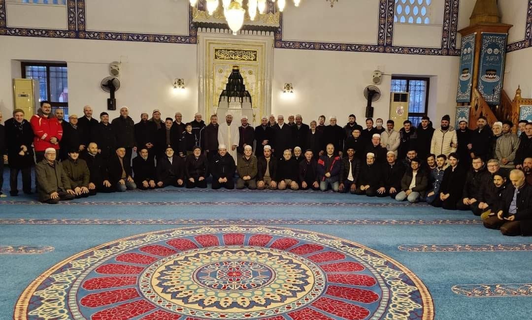 Bandırma’da yılın ilk sabah namazı buluşması Haydar Çavuş Camisi’nde gerçekleştirildi.