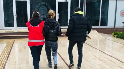 Bandırma İlçe Emniyet Müdürlüğü ekipleri Paşabayır Mahallesi’nde bulunan bir aparta