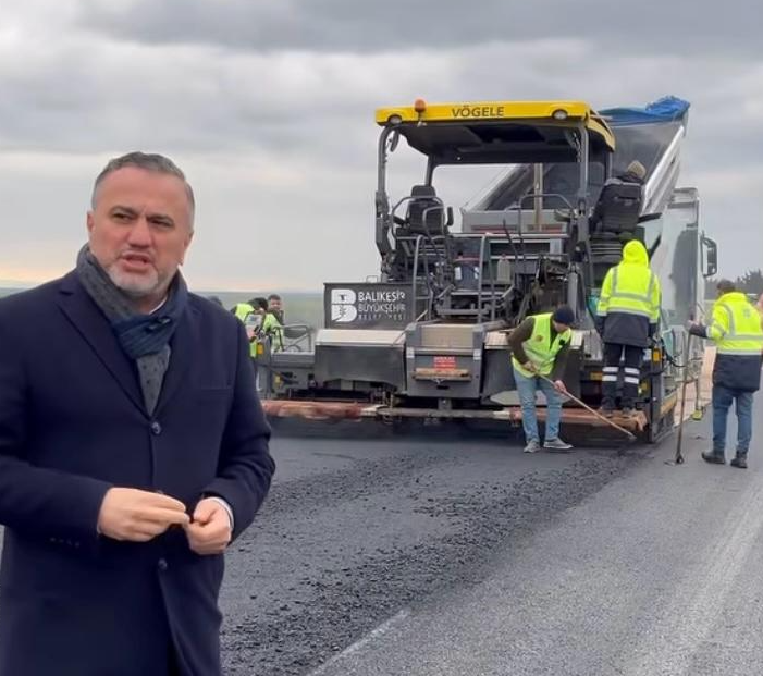 Bandırma Devlet Hastanesi kavşağında yaşanan yoğun trafik sorunu uzun süredir