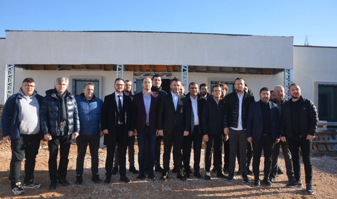 Bandırmaspor’da hedef Süper Lig Bandırmaspor Başkanı Onur Göçmez, basın mensupları ile bir araya gelerek