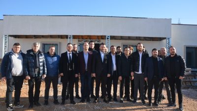 Bandırmaspor Başkanı Onur Göçmez, basın mensupları ile bir araya gelerek