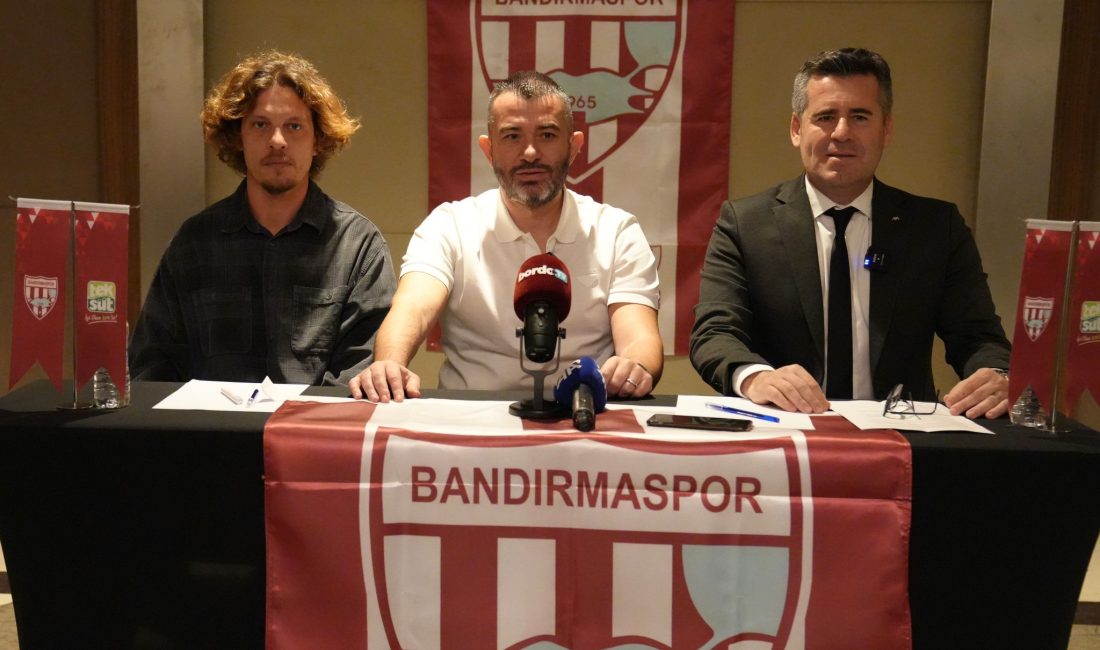 Bandırmaspor’da yeni isimlere imza töreni Bandırmaspor yeni Teknik Direktör Hüseyin Eroğlu, Sportif Direktör Erkan Taşkıran