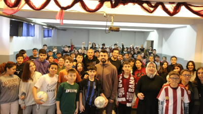 Bandırmasporlu futbolcular, Bandırma Esnaf Sanatkarlar Ortaokulu öğrencilerinin sorularını yanıtladı.Bandırmasporlu futbolcular,