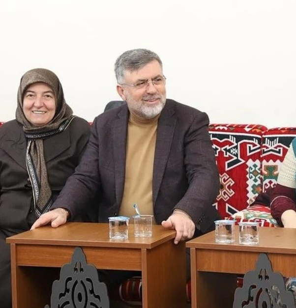 Başkan Cankul, Kepsutlu kadın girişimciler ile bir arada Kepsut Belediye Başkanı İsmail Cankul, Kepsutlu kadınlar ile bir araya