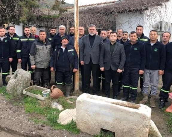 Başkan Cankul, kum ocağı personelini unutmadı Kepsut Belediye Başkanı Cankul, kum ocağında çalışan personeli ziyaret ederek