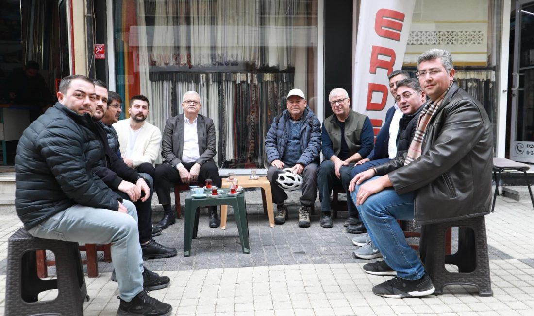 Burhaniye Belediye Başkanı, esnaf ve vatandaşlarla bir araya gelerek taleplerini