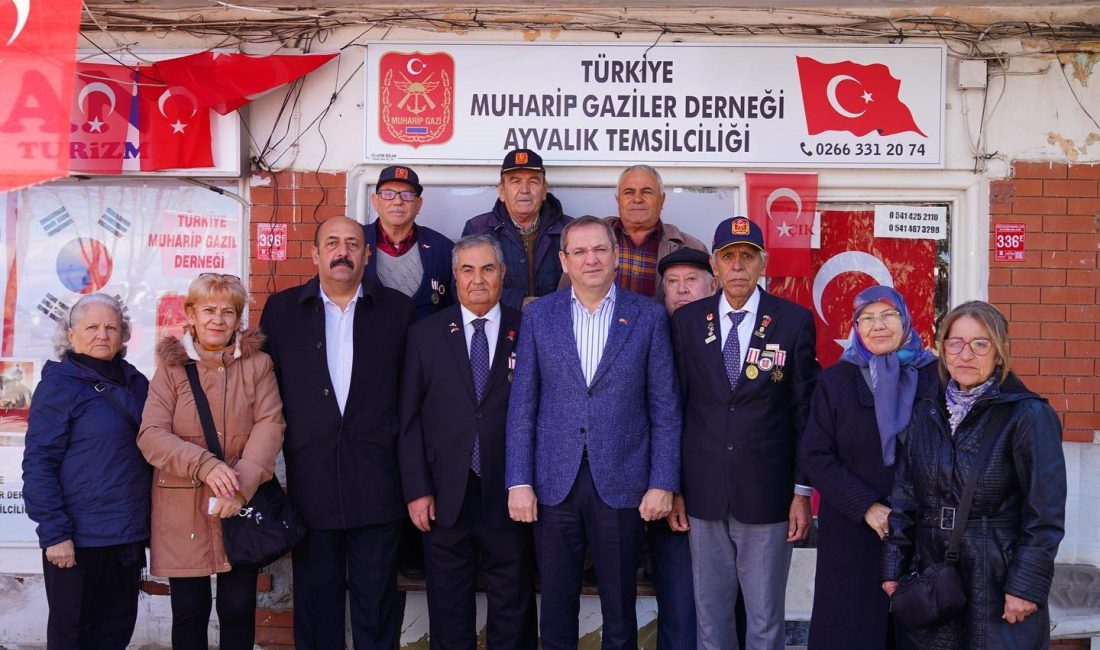Başkan Ergin, dernek üyeleriyle buluştu Ayvalık Belediye Başkanı, dernekleri ziyaret ederek katılımcı belediyecilik anlayışıyla çalışmaya