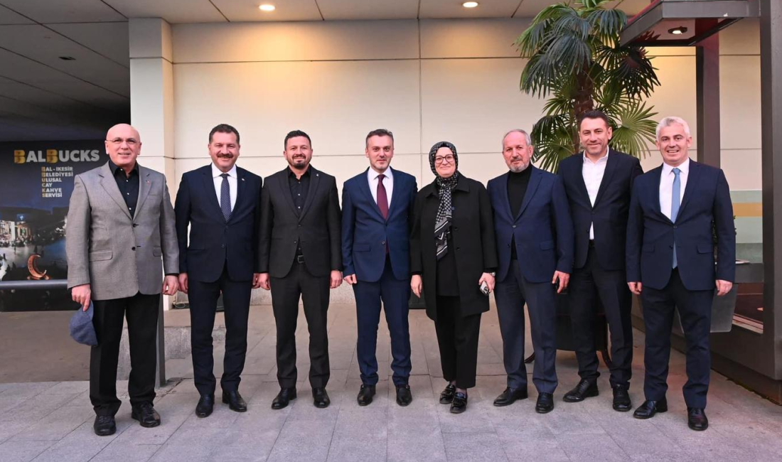 Başkan Kandemir’den Balıkesir ziyareti Balıkesir Büyükşehir Belediye Başkanı, Kandemir’i ağırladı.AK Parti Genel Başkan Yardımcısı