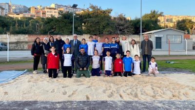 Erdek Belediye Başkanı Burhan Karışık, Erdek Atletik Nyz Spor Kulübü’nün
