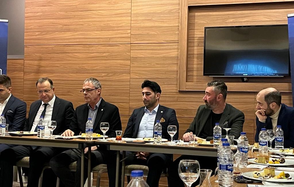 Başkan Tan, Bandırmalı genç iş insanlarıyla bir araya geldi Bandırma Ticaret Borsası Yönetim Kurulu Başkanı, BANGİAD’ın toplantısına konuşmacı olarak