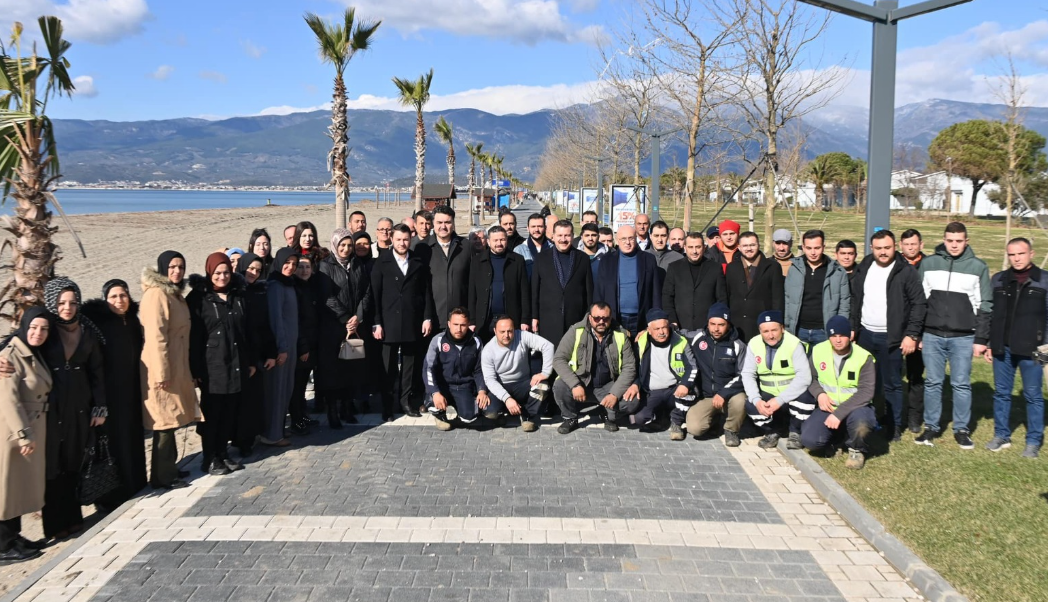 Başkan Yılmaz, Edremit’teki çalışmaları inceledi Balıkesir Büyükşehir Belediye Başkanı Yücel Yılmaz Edremit’e düzenlediği ziyarette Ülkü