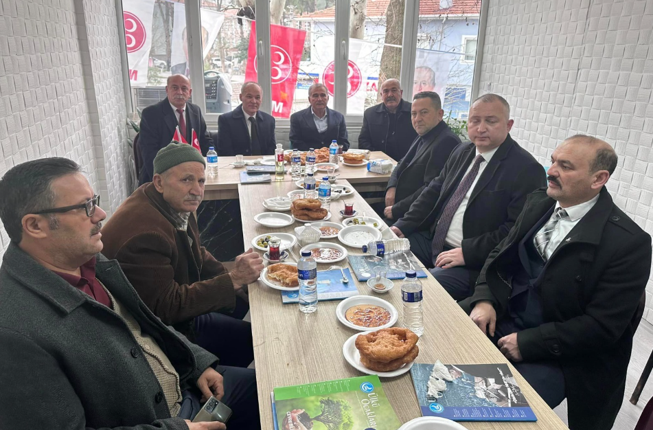 Bigadiç Belediye Başkanı İsmail Avcu, MHP Bigadiç İlçe Başkanlığı’nın şehitler