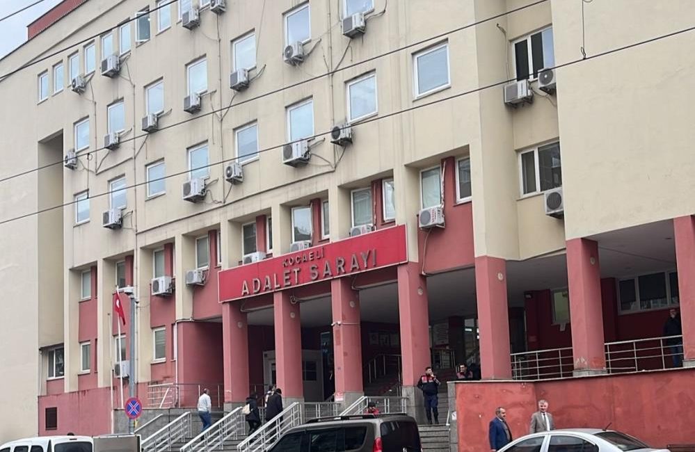 Kocaeli’de arkadaşlarıyla tatile gitmek için sosyal medya hesabından bungalov ev