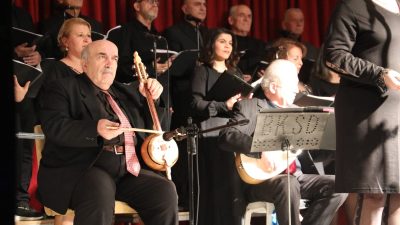 Burhaniye’de her yıl geleneksel olarak düzenlenen Zeytin ve Zeytinyağı Hasat