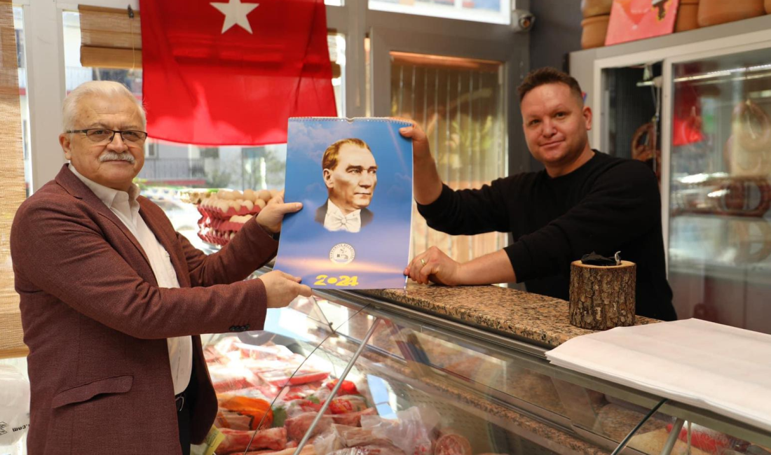 Burhaniye’de takvimler Atatürk’ü gösteriyor Burhaniye’de her yıl Ulu Önder Gazi Mustafa Kemal Atatürk’ün fotoğrafları