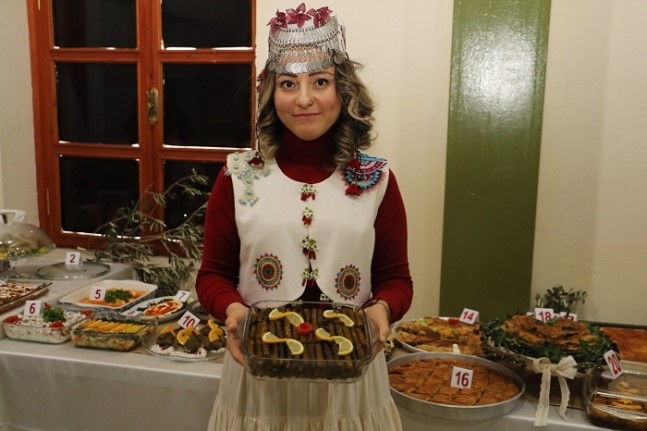 Burhaniye’de yöresel yemekler yarışacak 19. Burhaniye Zeytin ve Zeytinyağı Hasat Festivali çerçevesinde gelenekselleşen “Yöresel