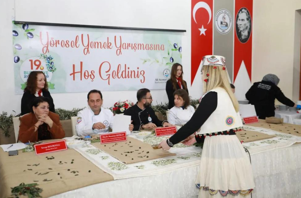 Burhaniye Belediyesi tarafından “19. Zeytin ve Zeytinyağı Hasat Festivali” dahilinde