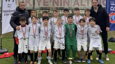 Burhaniye Belediyespor Futbol Kulübü’nün altyapı takımları, Kuşadası’nda düzenlenen “Geleneksel Sömestr