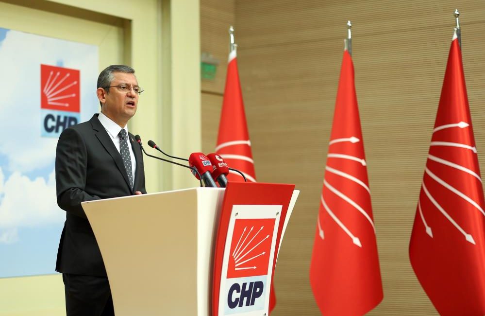 CHP’den ortak bildiri kararı Cumhuriyet Halk Partisi Genel Başkanı Özgür Özel, İYİ Parti’nin Türkiye