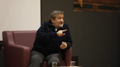 Ünlü Savaş Muhabiri Coşkun Aral, Bandırma Onyedi Eylül Üniversitesi’nde öğrenciler