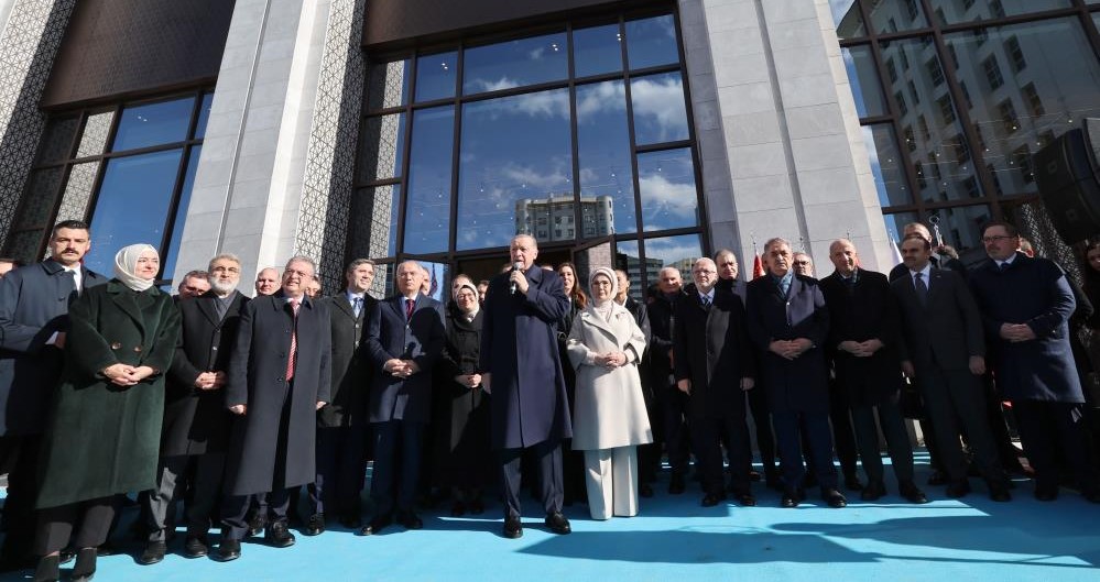 Cumhurbaşkanı Erdoğan: “Davamızı daha fazla insana anlatacağız” Cumhurbaşkanı Recep Tayyip Erdoğan, “Parti kadrolarımız arasındaki muhabbeti, dayanışmayı, birlik