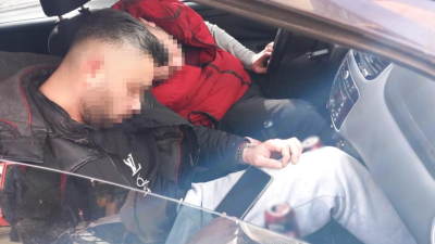 Tekirdağ’ın Çorlu ilçesinde direksiyon başında sızan alkollü sürücü, dakikalarca dil