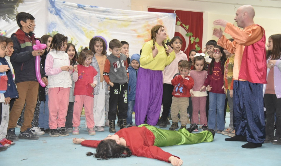 Dursunbey’de coşkulu tatil eğlencesi Yarıyıl tatiline giren öğrenciler için Dursunbey’de düzenlenen “Yarıyıl Karne Etkinlikleri”